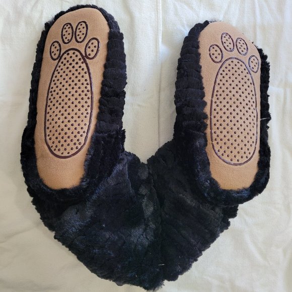 Mixit black faux fur paw print slippers in a size large - Picture 2 of 5